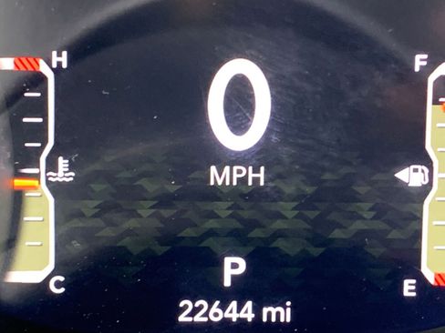 Used 2025 Jeep Wrangler Sahara image 39