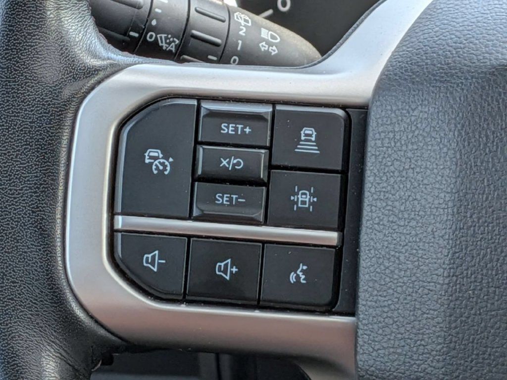 Used 2023 Ford Expedition Limited AWD/4WD image 18