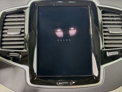 Used 2023 Volvo XC90 B6 Plus w/ Protection Package Premier AWD/4WD image 14