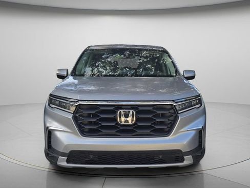 Used 2025 Honda Pilot EX-L image 3