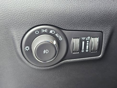 New 2026 Jeep Compass Latitude image 19