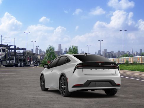 New 2027 Toyota Prius XLE FWD image 9