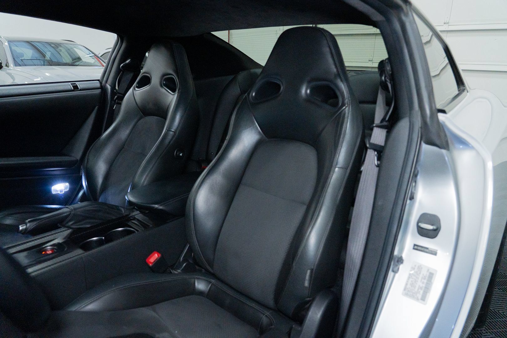 Used 2009 Nissan GT-R Premium AWD/4WD image 29