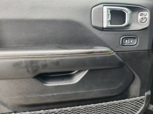 Used 2025 Jeep Wrangler Unlimited Sahara AWD/4WD image 19