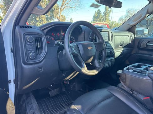 Used 2022 Chevrolet Silverado 1500 W/T w/ Trailering Package image 5