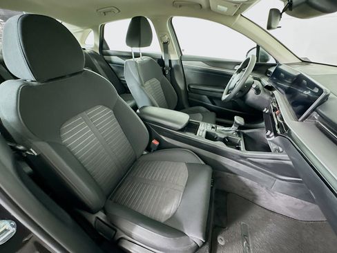 Used 2025 Kia K5 LXS image 28