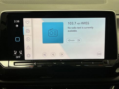 Used 2025 Volkswagen Atlas Cross Sport SE w/ Panoramic Sunroof Package image 19