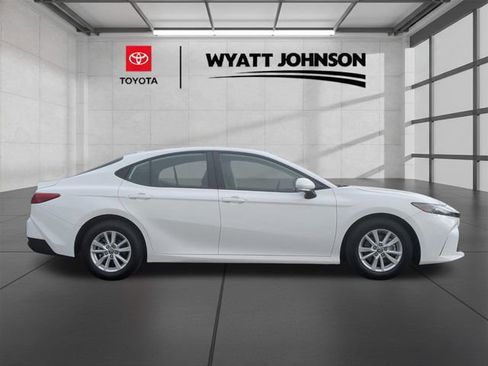Used 2025 Toyota Camry LE image 6
