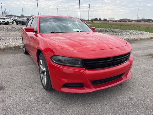 Used 2022 Dodge Charger SXT w/ Plus Group image 2