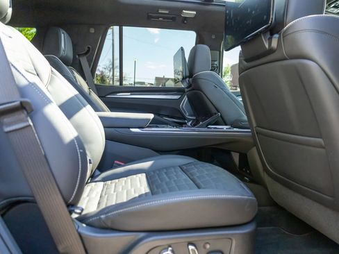 Used 2026 Cadillac Escalade V AWD/4WD image 75