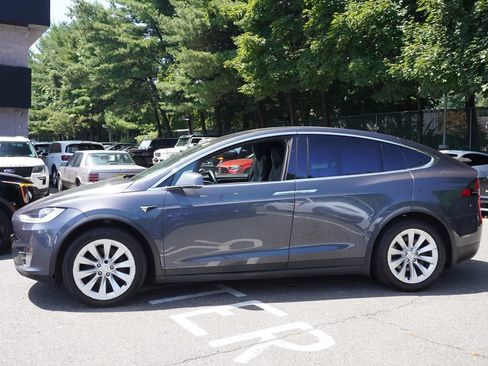 Used 2020 Tesla Model X Long Range AWD/4WD image 18
