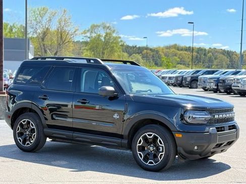 Used 2025 Ford Bronco Sport Outer Banks w/ Outer Banks Tech Package+ AWD/4WD image 36