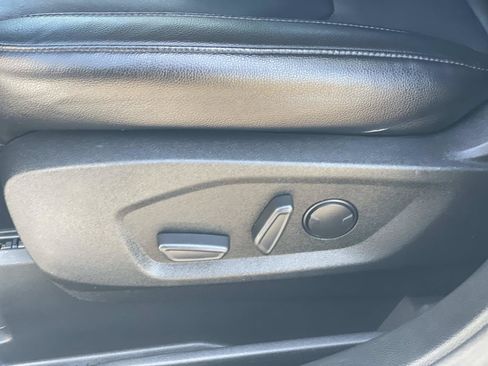 Used 2022 Ford Edge Titanium AWD/4WD image 19