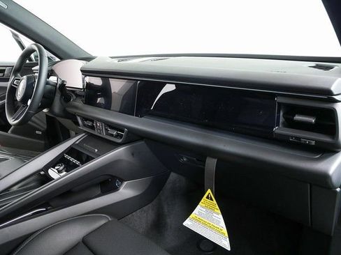 New 2026 Porsche Macan Electric image 25