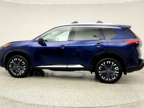 Used 2025 Nissan Rogue Platinum w/ Platinum Premium Package image 8