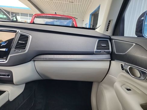 Used 2020 Volvo XC90 T5 Momentum w/ Protection Package Premier FWD image 34