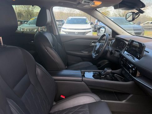 Used 2023 Nissan Rogue Platinum w/ Platinum Premium Package image 32