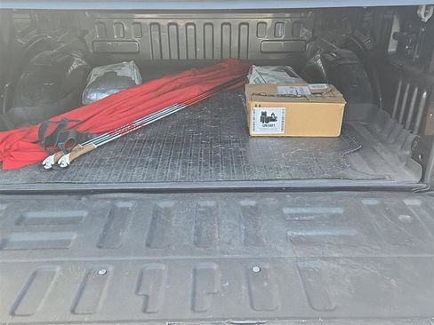 Used 2015 Ford F150 XLT w/ Equipment Group 302A Luxury image 4