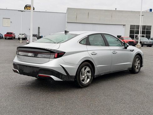 Used 2025 Hyundai Sonata SE image 12