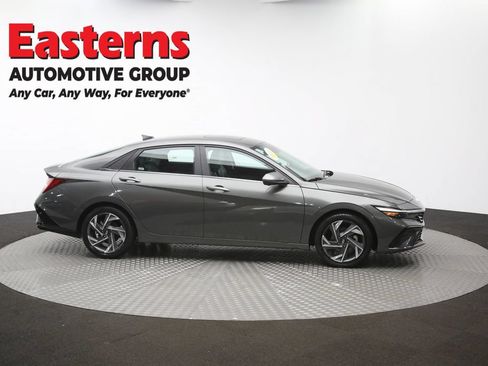 Used 2024 Hyundai Elantra Limited FWD image 48