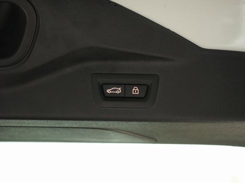 Used 2023 BMW X7 M60i image 36