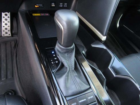 Used 2025 Toyota Camry XSE FWD image 19