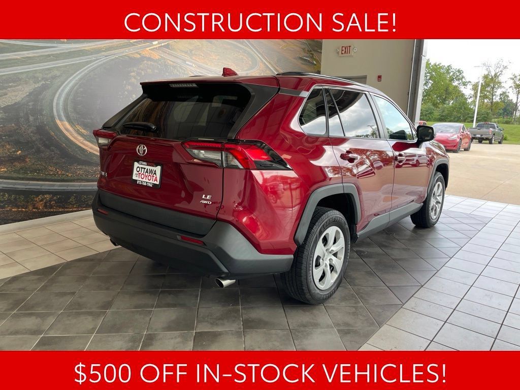 Used 2019 Toyota RAV4 LE AWD/4WD image 5