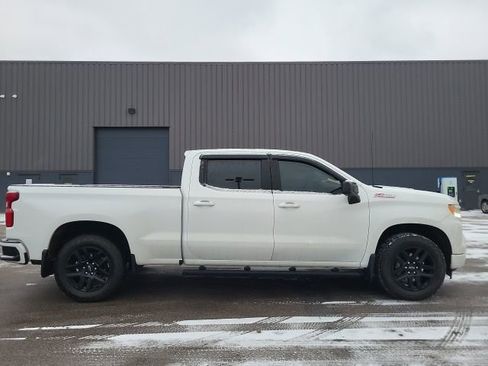 Used 2022 Chevrolet Silverado 1500 RST image 2