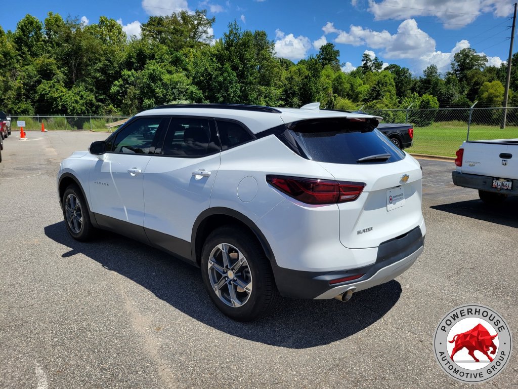 Used 2024 Chevrolet Blazer LT w/ Convenience Package FWD image 4
