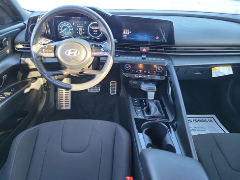 Certified 2025 Hyundai Elantra SEL w/ Cargo Package image 6