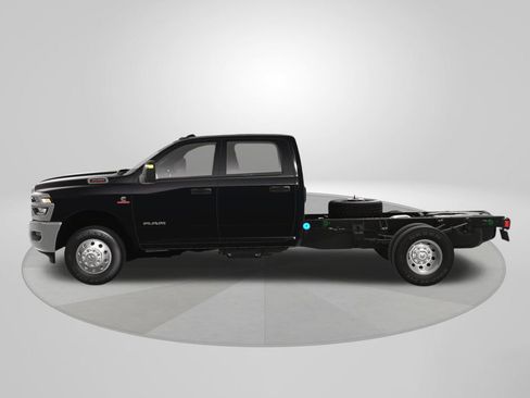 New 2025 RAM 3500 Big Horn AWD/4WD image 3