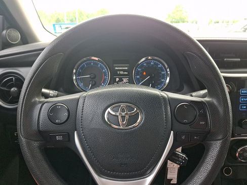 Used 2018 Toyota Corolla L FWD image 18