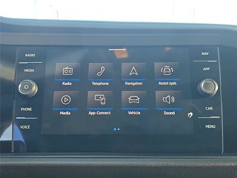 Used 2024 Volkswagen Jetta SEL FWD image 13