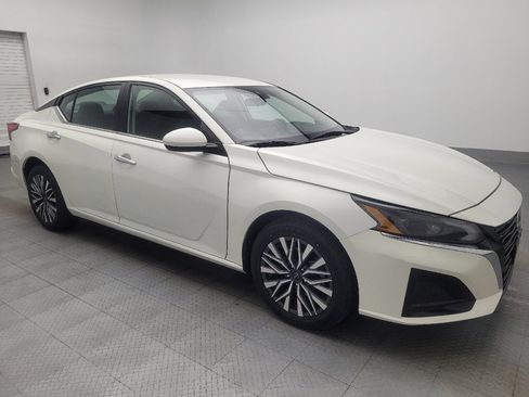 Used 2023 Nissan Altima 2.5 SV AWD/4WD image 11