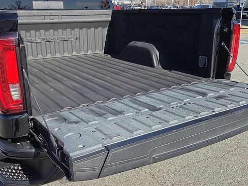 Used 2022 GMC Sierra 1500 Denali w/ Denali Reserve Package image 9