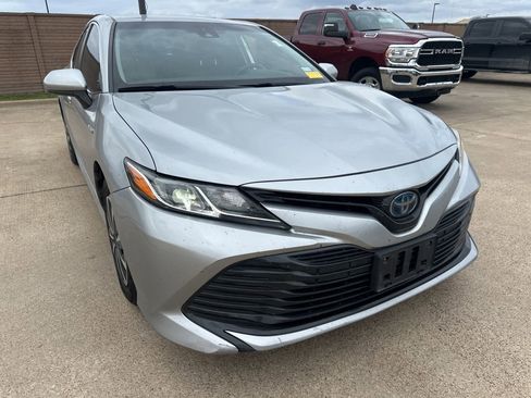 Used 2020 Toyota Camry LE w/ Carpet Mat Package image 3