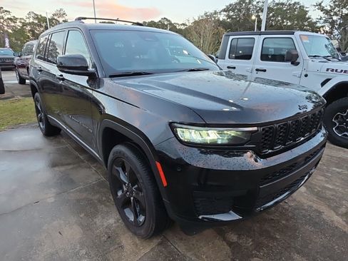 Certified 2024 Jeep Grand Cherokee L Laredo image 9