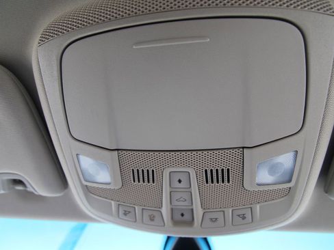 Used 2017 Lincoln MKZ Select w/ Technology Package image 39