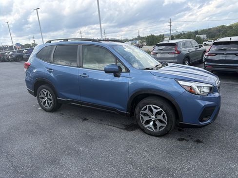 Used 2020 Subaru Forester Premium w/ Popular Package #1 AWD/4WD image 2
