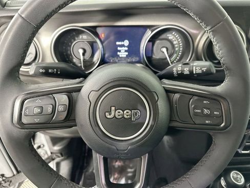 Used 2023 Jeep Wrangler Unlimited w/ 8.4" Radio Group AWD/4WD image 19