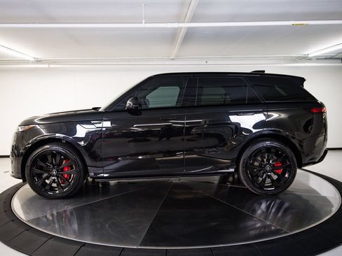 Used 2024 Land Rover Range Rover Sport Dynamic SE AWD/4WD image 2
