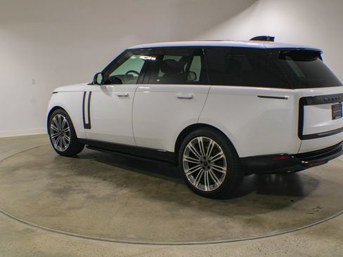 Used 2026 Land Rover Range Rover Autobiography AWD/4WD image 3