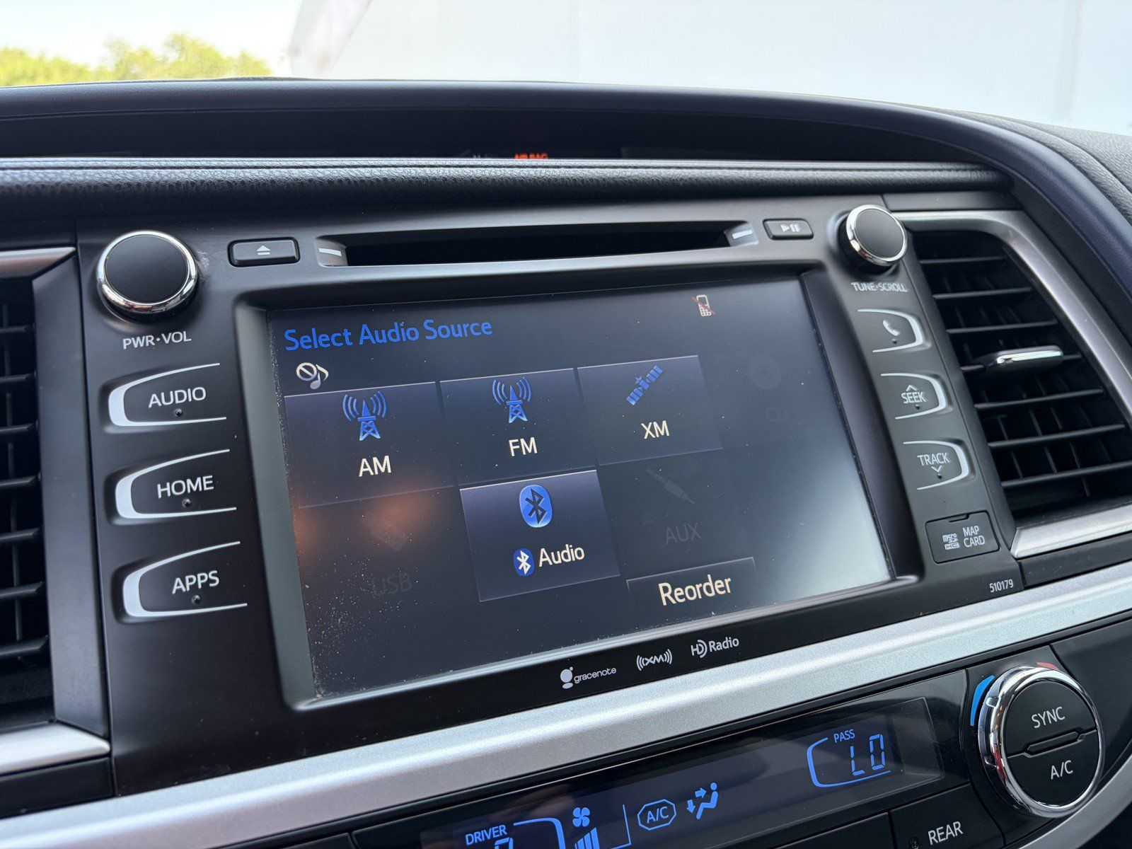 Used 2017 Toyota Highlander XLE AWD/4WD image 18