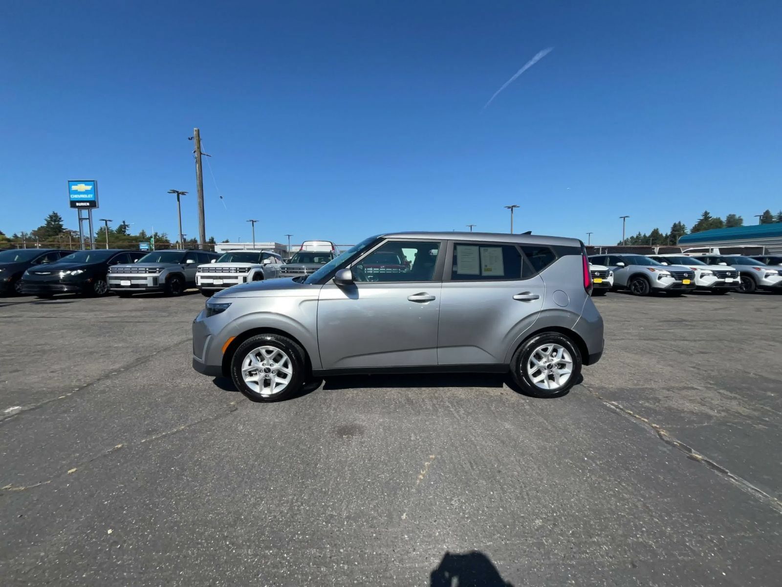 Used 2025 Kia Soul LX w/ LX Technology Package FWD image 8