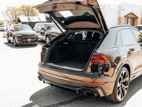 Used 2023 Audi RS Q8 w/ Black Optic Package image 43