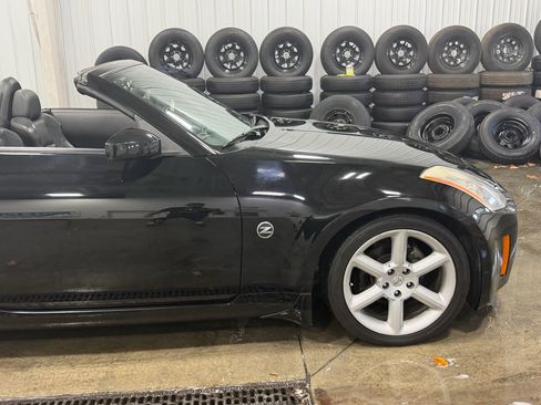 Used 2004 Nissan 350Z Touring image 38