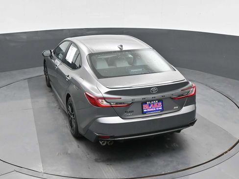 Used 2025 Toyota Camry SE FWD image 16