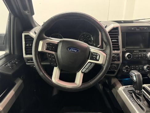 Used 2019 Ford F150 Lariat w/ Equipment Group 502A Luxury AWD/4WD image 5