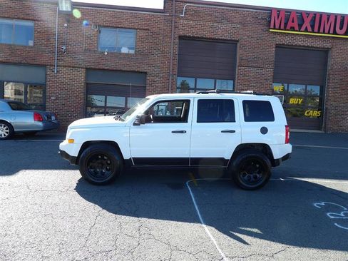 Used 2017 Jeep Patriot Sport w/ Power Value Group image 4