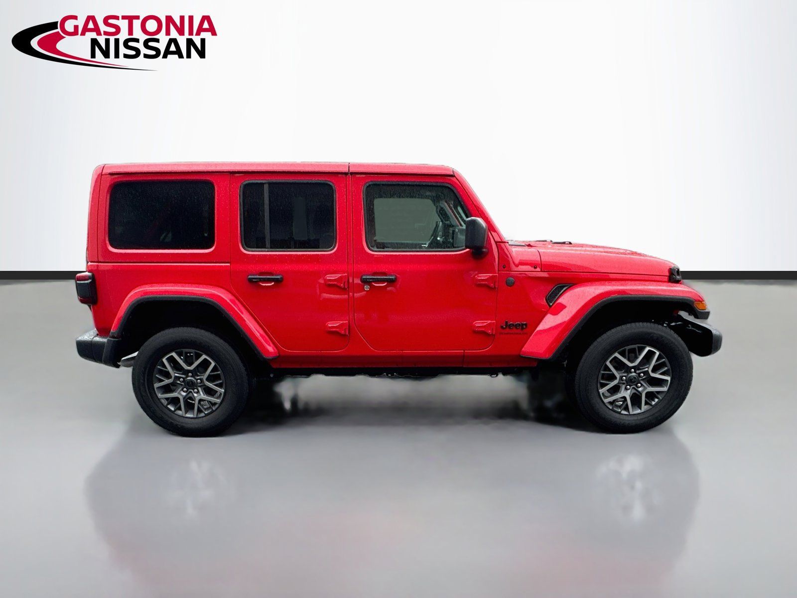 Used 2025 Jeep Wrangler Unlimited Sahara AWD/4WD image 10